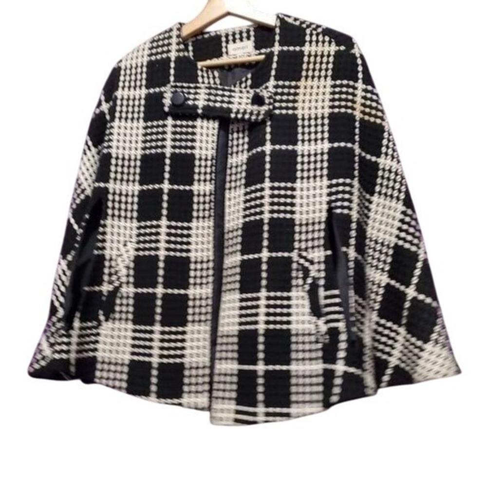 Women's Black & White Plaid Cape Poncho Jacket Asymmetric Button‎ Front